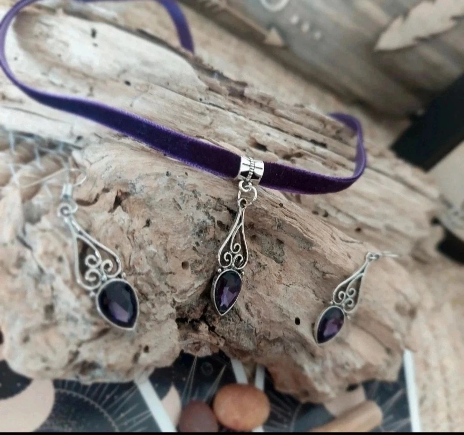 Parure barroca, lágrima de strass violeta, terciopelo – photo 3